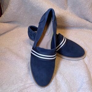 Collection by Clarks Women's Sharon Bay Shoes sz 8 - Navy